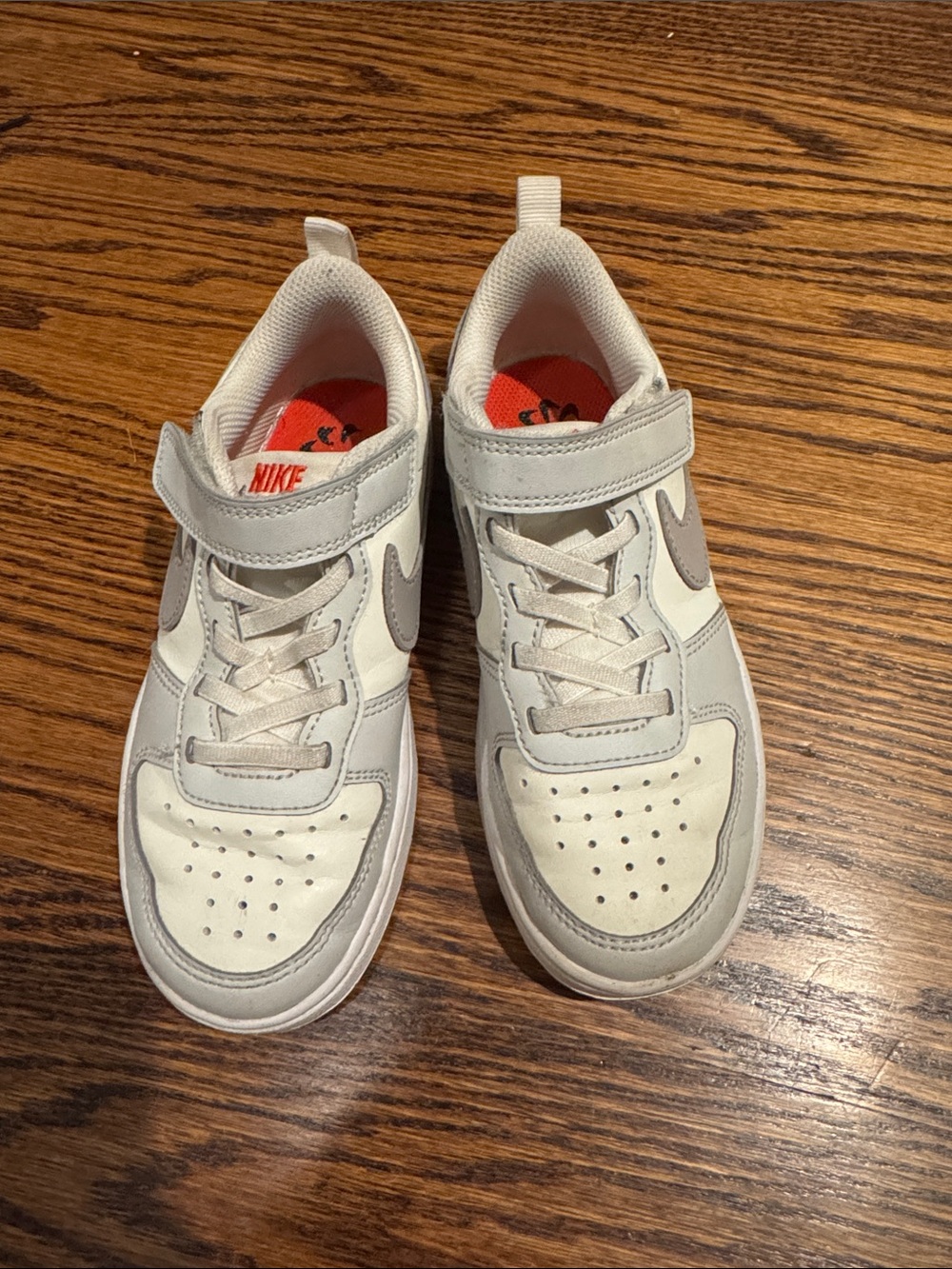 Nike low court borough sneakers